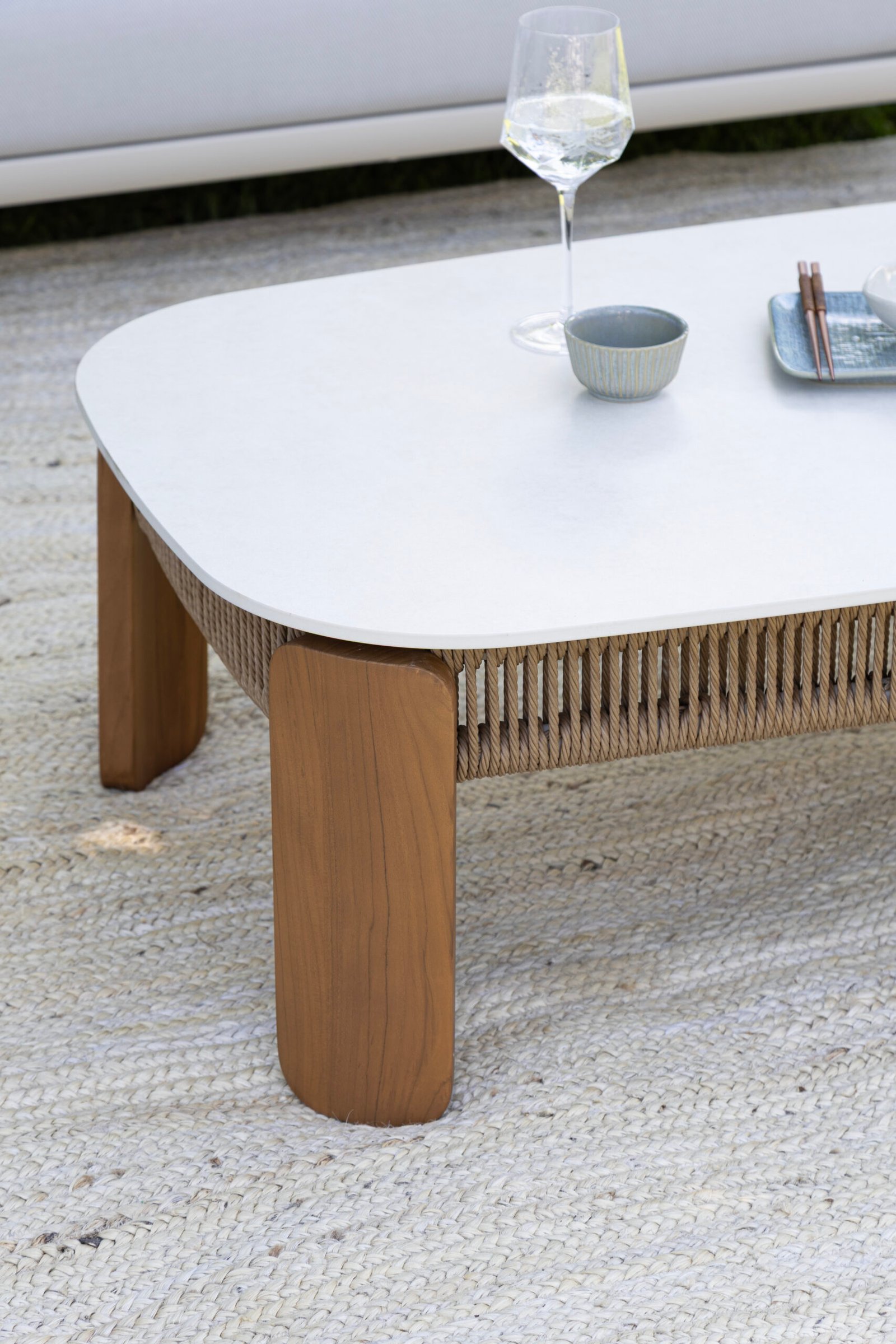 Mesa baja de exterior Bienno - Image 7